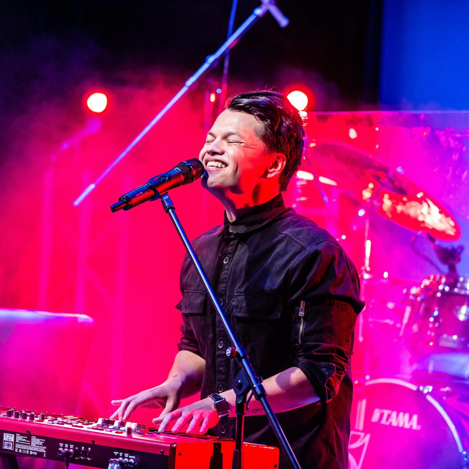 Zanger pianist live muziek diner