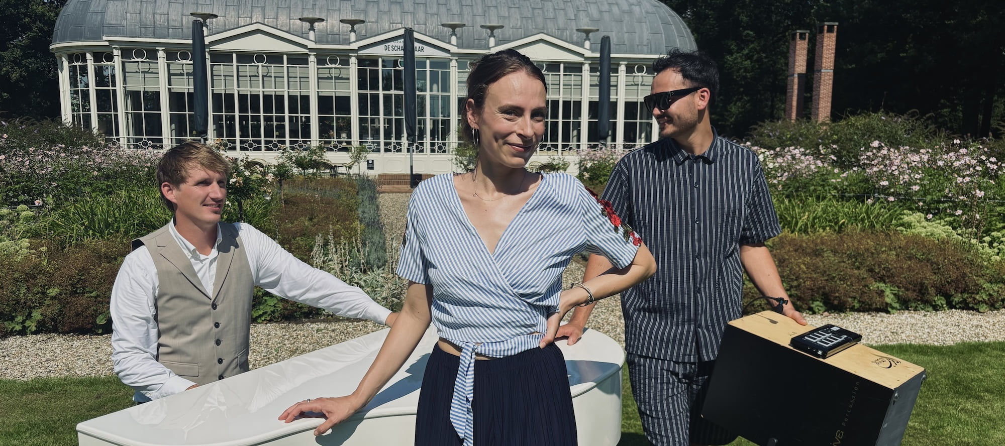 Under Amour akoestisch trio optreden