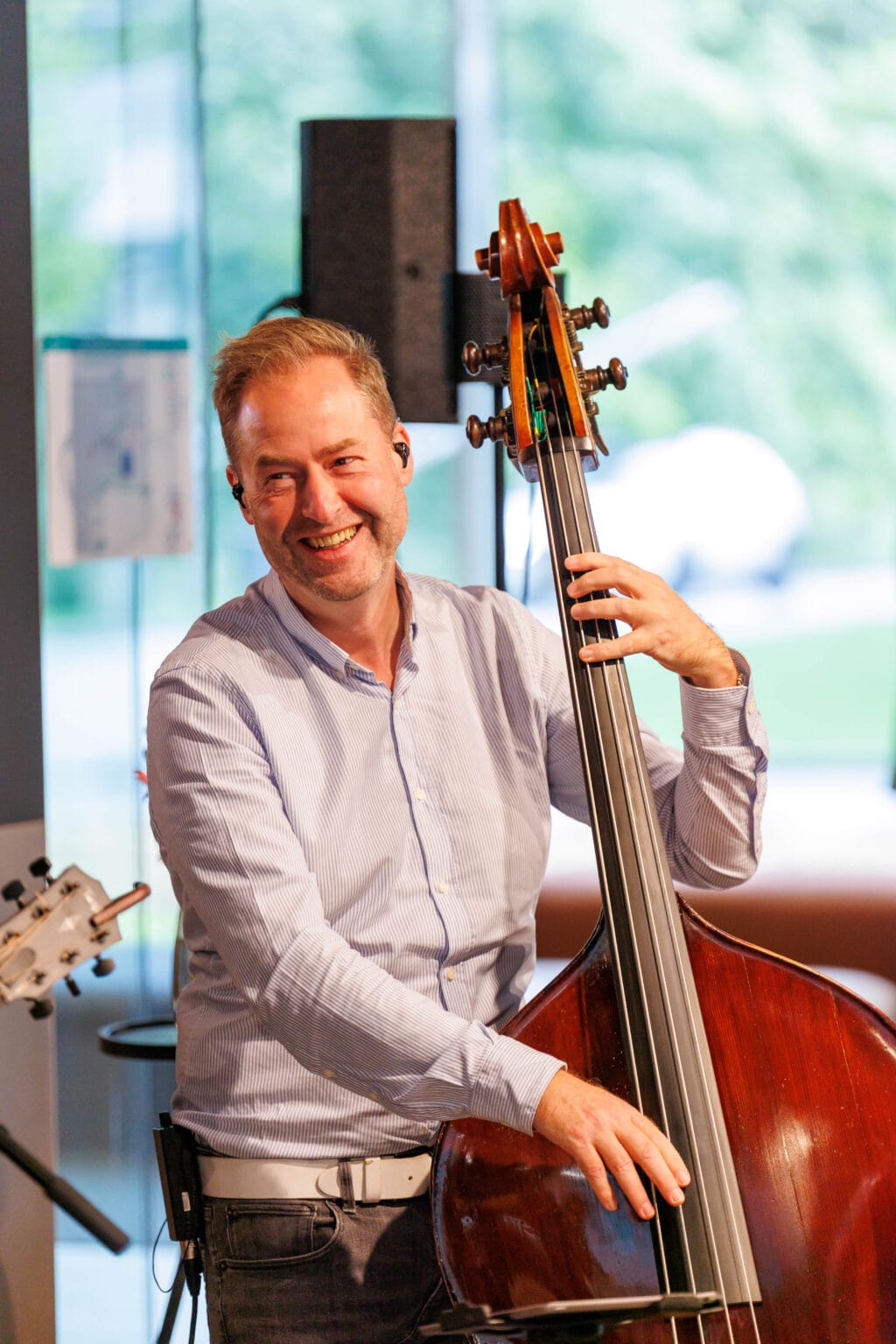 Christelijke band huren-bassist