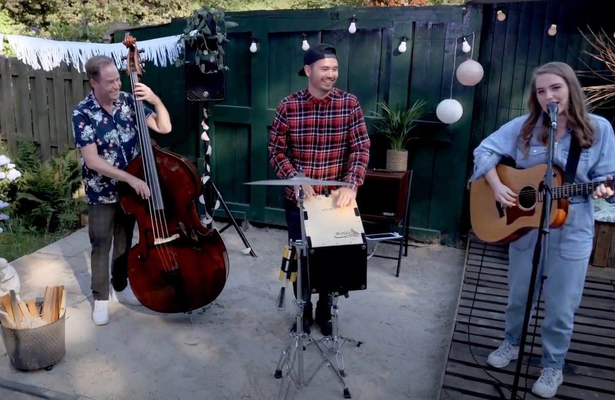 Tuinfeest met akoestische band op aangenaam volume