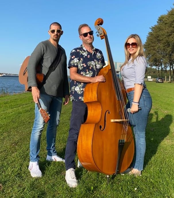 Akoestisch trio Sofie live